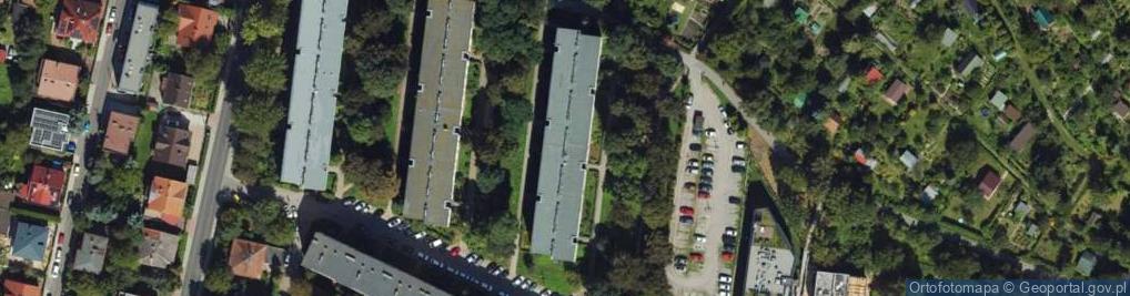 Zdjęcie satelitarne Stowarzyszenie Lokatorów Kamienic przy ul Sarego 22 24 26 w Krakowie