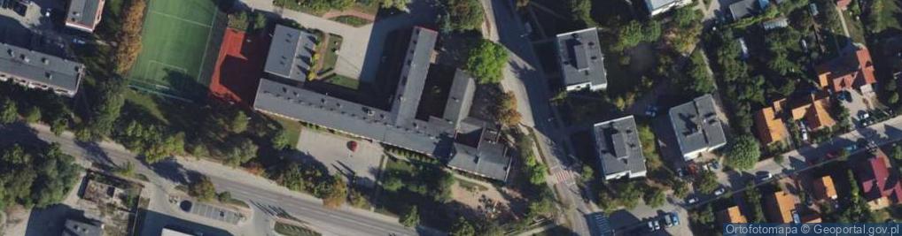 Zdjęcie satelitarne Szkoła Podstawowa nr 1 im H Sienkiewicza Pomnik Tysiąclecia Państwa Polskiego w Olecku