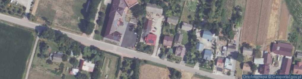 Zdjęcie satelitarne Szkoła Podstawowa przy Zespole Szkół w Klimontowie im św Jadwigi Królowej