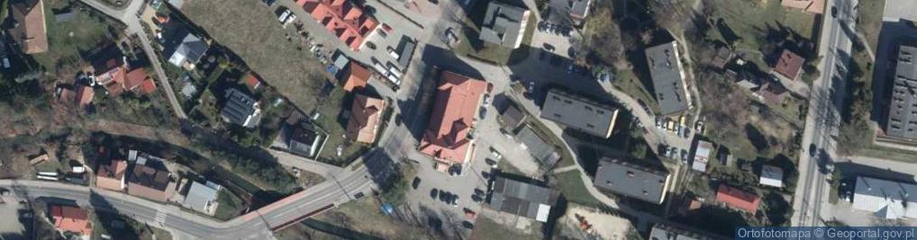 Zdjęcie satelitarne Uniwersytet Trzeciego Wieku przy Dąbrowskim Domu Kultury