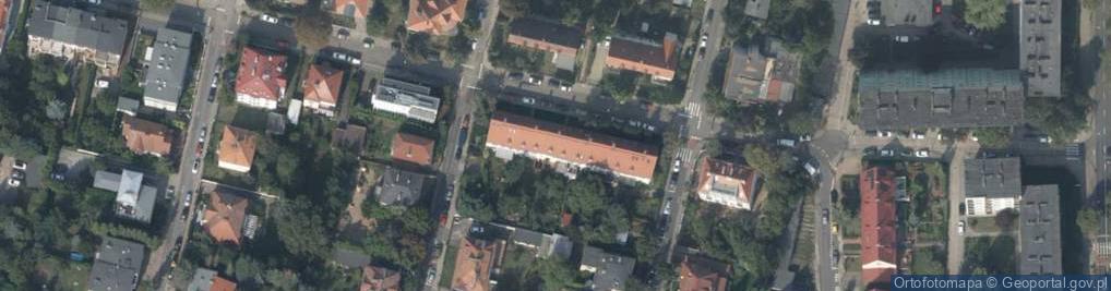 Zdjęcie satelitarne Usługi Handlowe