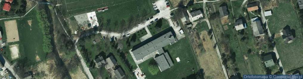Zdjęcie satelitarne Zespół Placówek Oświatowych w Woli Radziszowskiej