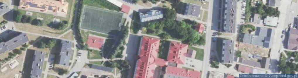 Zdjęcie satelitarne Zespół Szkół Ogólnokształcących im Edwarda Szylki w Ożarowie