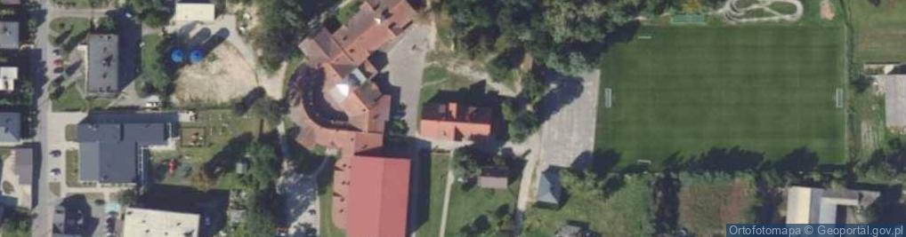 Zdjęcie satelitarne Zespół Szkół w Łęce Opatowskiej