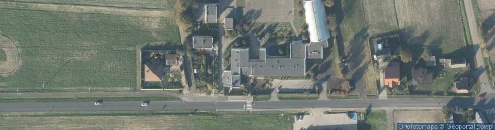 Zdjęcie satelitarne Zespół Szkół w Pięczkowie
