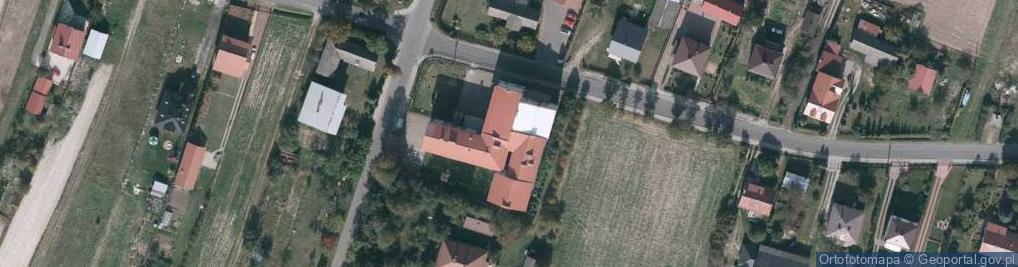 Zdjęcie satelitarne Zespół Szkół w Przewrotnem