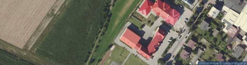 Zdjęcie satelitarne Zespół Szkół w Trzcinicy