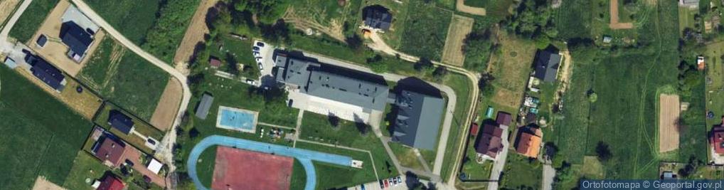 Zdjęcie satelitarne Zespół Szkolno Przedszkolny w Zarzeczu