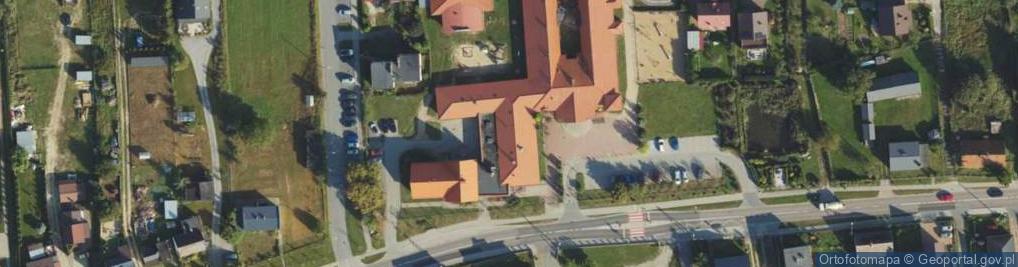 Zdjęcie satelitarne Zespół Szkoły Podstawowej im Obrońców Kępy Oksywskiej i Szkolnego Schroniska Młodzieżowego w Dębogórzu Szkoła Podstawowa