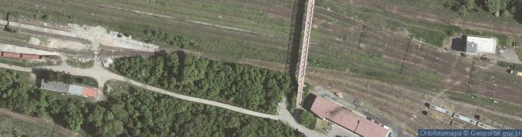 Zdjęcie satelitarne Widok z kładki nad torami.