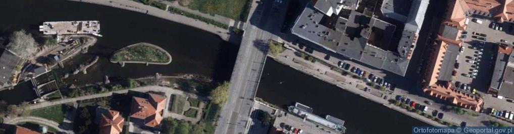 Zdjęcie satelitarne Przechodzący przez rzekę