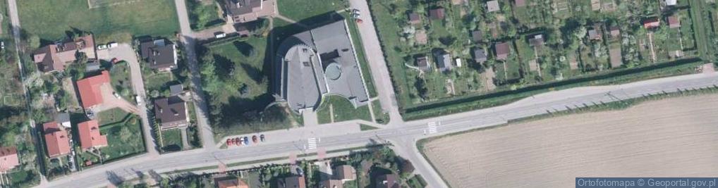Zdjęcie satelitarne Dominikanie Hermanice . Parafia NMP Królowej Polski