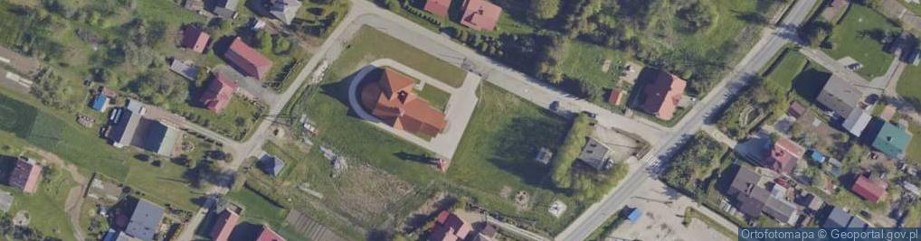 Zdjęcie satelitarne Rzymskokatolicki, kaplica dojazdowa parafii Narodzenia NMP w Sanoku-Dąbrówce.