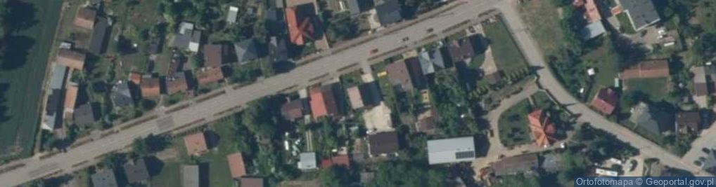 Zdjęcie satelitarne Stacja Paliw Tank