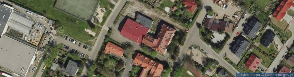 Zdjęcie satelitarne Gminna Szkoła Podstawowa Im. Polskich Noblistów W Oławie