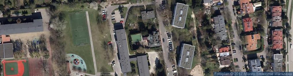 Zdjęcie satelitarne Kanadyjska Szkoła Podstawowa Nr 84