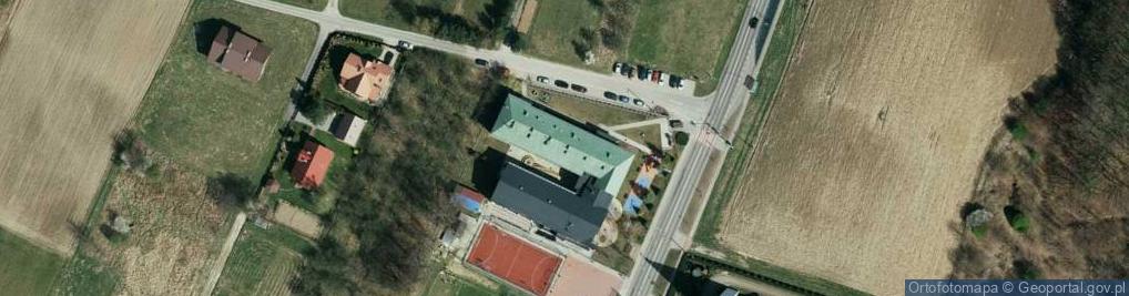 Zdjęcie satelitarne Niepubliczna Szkoła Podstawowa W Koszycach Małych