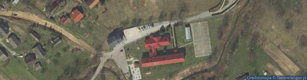 Zdjęcie satelitarne Publiczna SP im. św. Jana Pawła 2 w Łazach