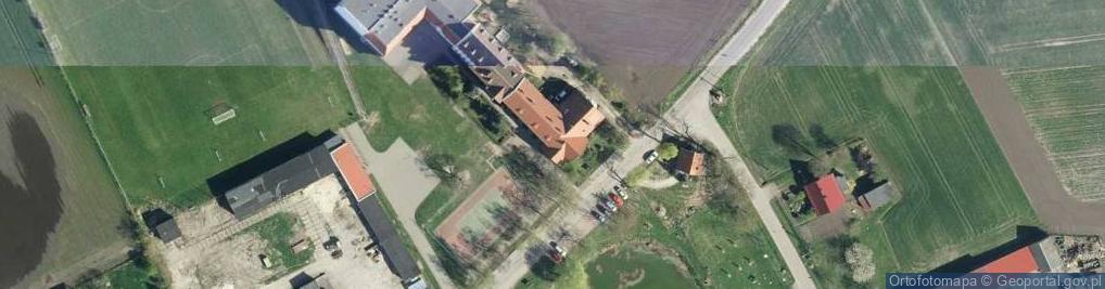 Zdjęcie satelitarne SP im. Ireny Sendlerowej w Starogrodzie