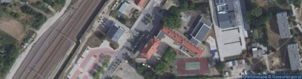 Zdjęcie satelitarne Szkoła Podstawowa Im. Bohaterów Westerplatte W Czempiniu