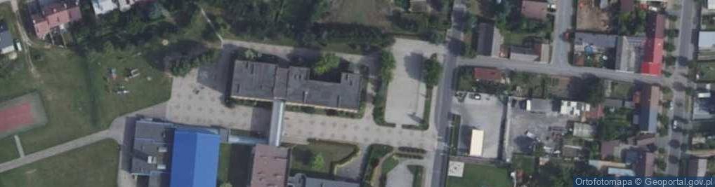 Zdjęcie satelitarne Szkoła Podstawowa Im. Polskich Nauczycieli Tajnego Nauczania W Siedlęcinie