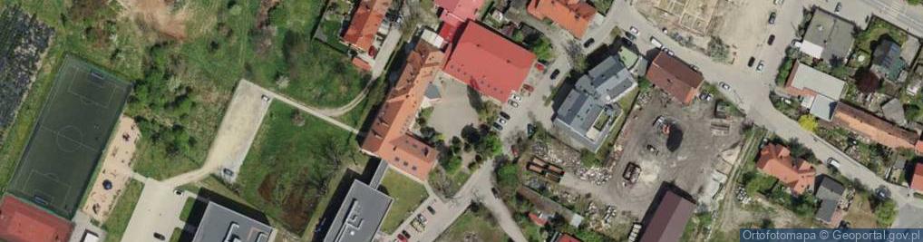 Zdjęcie satelitarne Szkoła Podstawowa im. Wandy Chotomskiej w Kiełczowie