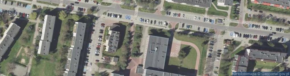 Zdjęcie satelitarne Szkoła Podstawowa Nr 10 Im. Jana Pawła II W Łomży