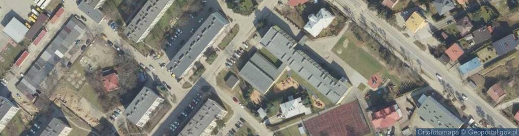 Zdjęcie satelitarne Szkoła Podstawowa Nr 10 Im. Kpt. Stanisława Betleja W Krośnie