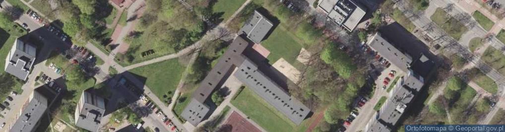 Zdjęcie satelitarne Szkoła Podstawowa Nr 13 Z Oddziałami Dwujęzycznymi W Tychach