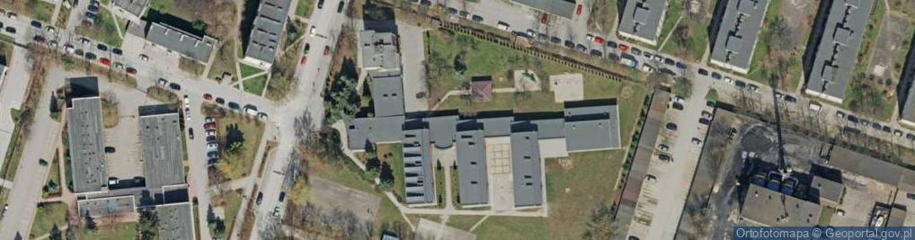 Zdjęcie satelitarne Szkoła Podstawowa Nr 28 Im. Żołnierzy 4 Pp Czwartaków W Kielcach