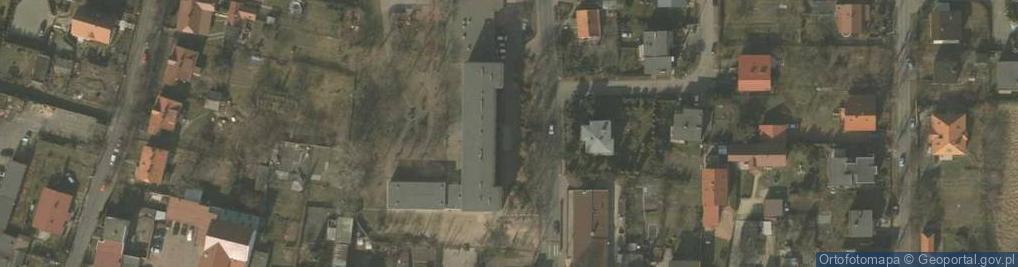 Zdjęcie satelitarne Szkoła Podstawowa Nr 3 Im. Władysława Broniewskiego W Środzie Śląskiej