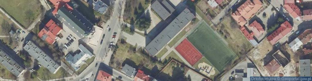 Zdjęcie satelitarne Szkoła Podstawowa Nr 4 Im. Ks. Jana Twardowskiego W Przemyślu