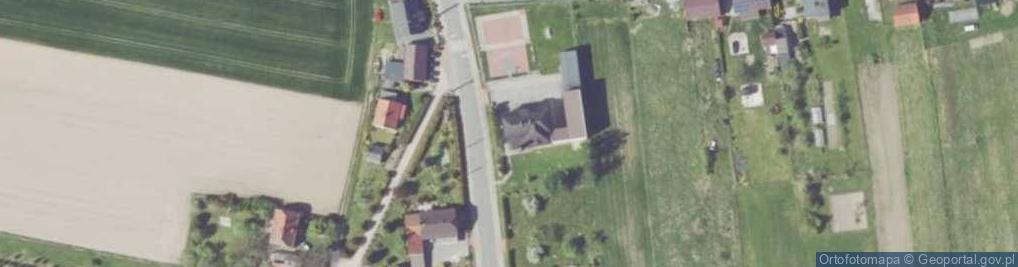 Zdjęcie satelitarne Szkoła Podstawowa W Dąbrówce Górnej