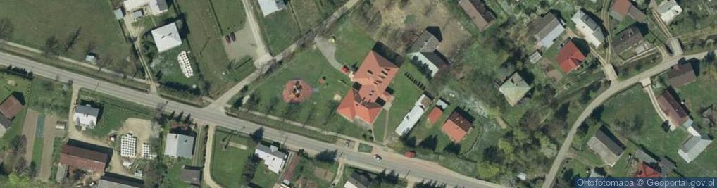 Zdjęcie satelitarne Zespół szkolno-przedszkolny w Łosiu