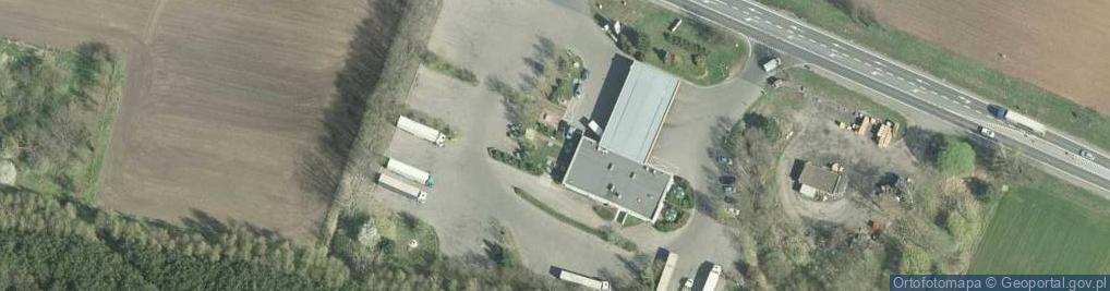 Zdjęcie satelitarne parking TIR przy stacji paliw