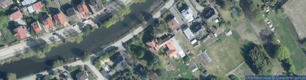 Zdjęcie satelitarne Automobil