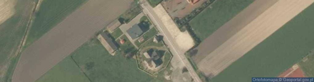Zdjęcie satelitarne Dzwonnica w zespole kościała parafialnego w Mąkolicach