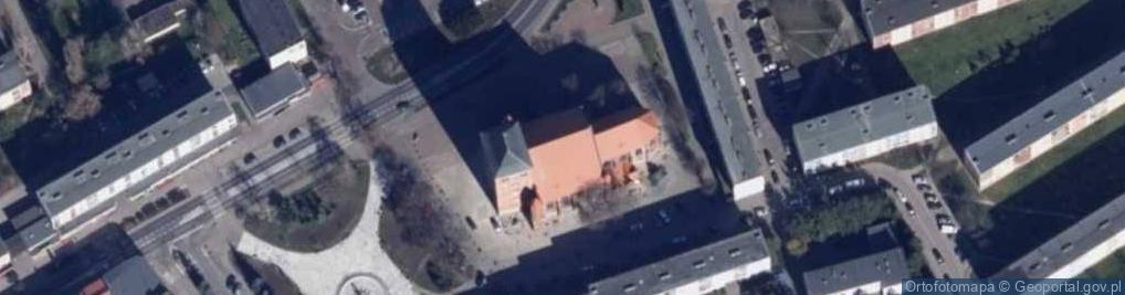 Zdjęcie satelitarne kościół farny Narodzenia NMP