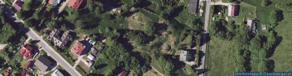 Zdjęcie satelitarne Ruiny - Synagoga kahalna w Lutowiskach