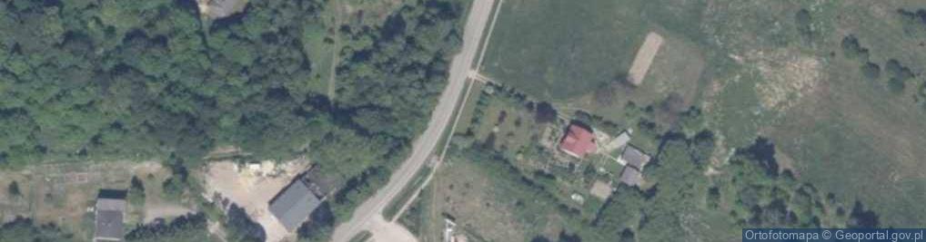 Zdjęcie satelitarne Zabytkowy sprzęt wojskowy