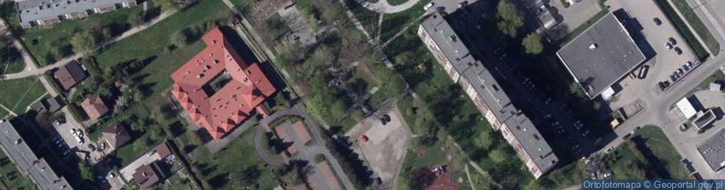 Zdjęcie satelitarne Bielsko-Biała, cmentarz wojskowy - tablica