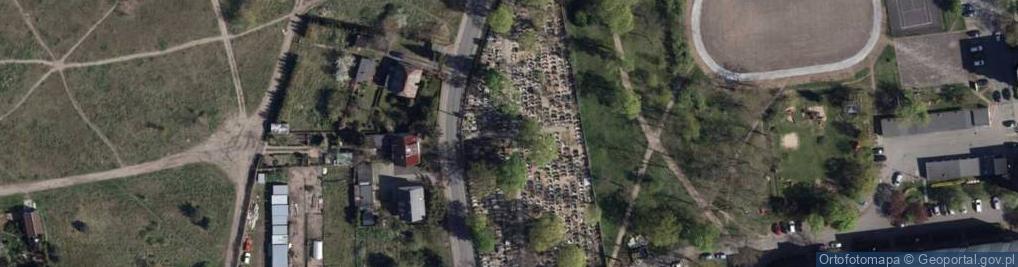 Zdjęcie satelitarne Cm św Jana Bydgoszcz lapidarium krzyż