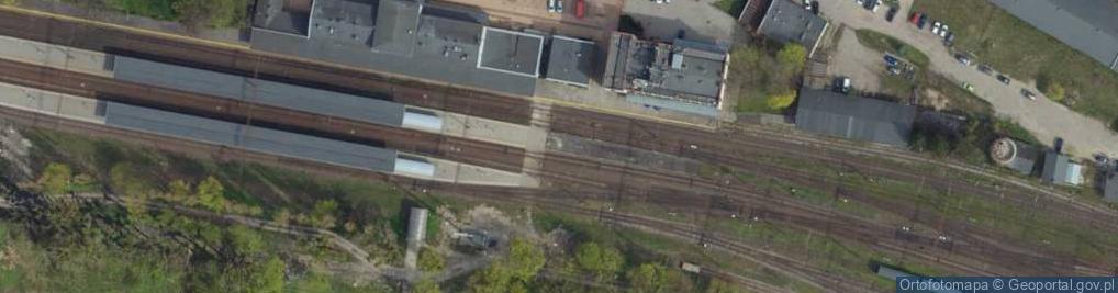 Zdjęcie satelitarne Elbląg, nádraží, EN 57 s rekonstruovaným předním čelem