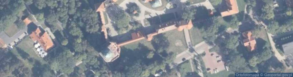 Zdjęcie satelitarne Frombork wahadlo Foucault z gory