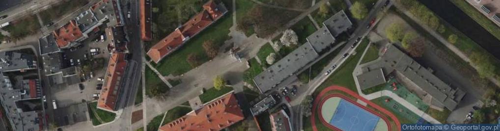 Zdjęcie satelitarne Gdaňsk, Plac Obróncow Poczty Polskiej, socha