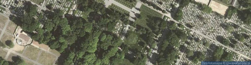 Zdjęcie satelitarne Grób rodziców Jana Pawła II na cmentarzu Rakowickim w Krakowie