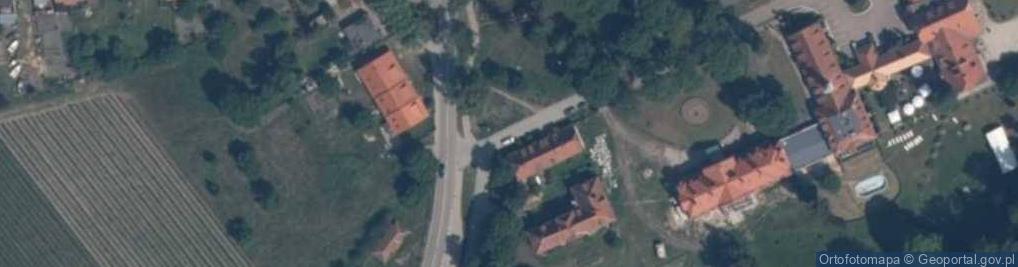 Zdjęcie satelitarne Kadyny palac Wilhelma II wejscie