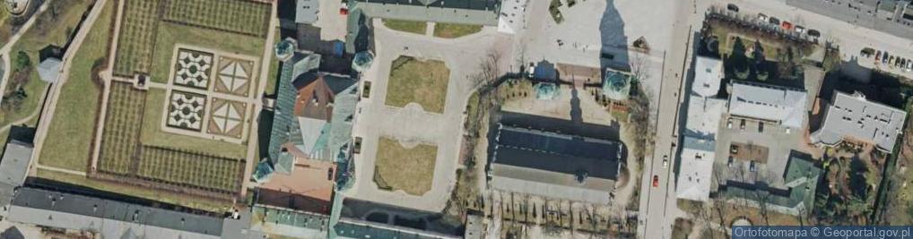 Zdjęcie satelitarne Kielce Bishops' palace 20051008 1931