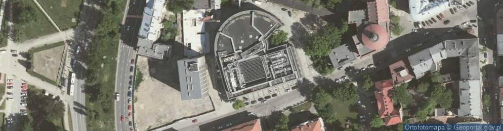 Zdjęcie satelitarne Kraków - Auditorium Maximum Uniwersytetu Jagiellońskiego - widok na hol główny z 3 piętra - 2010-03-19