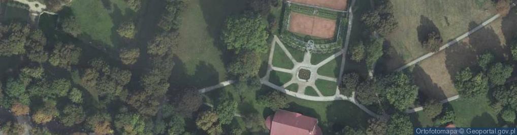 Zdjęcie satelitarne Lancut, stary kort tenisowy